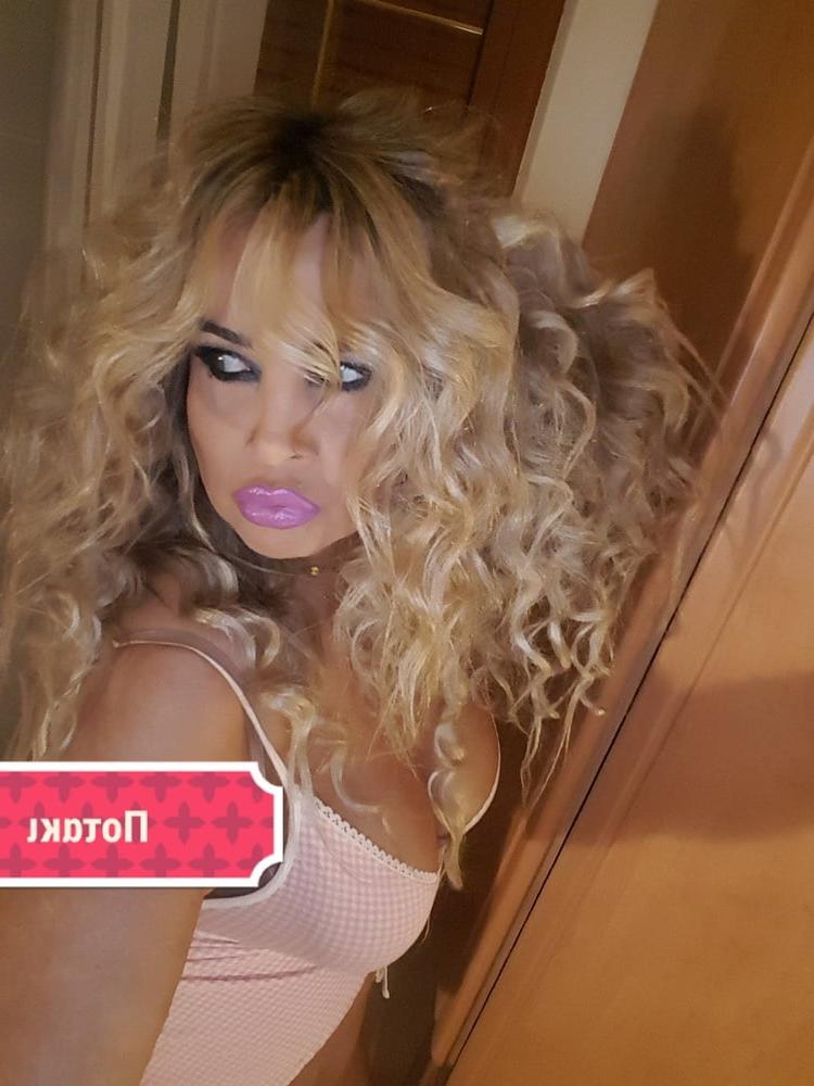 25P Greek Huge Tits Milf Vol 3
