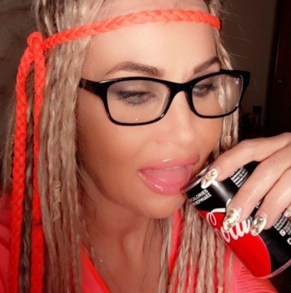 25P Greek Huge Tits Milf Vol 3