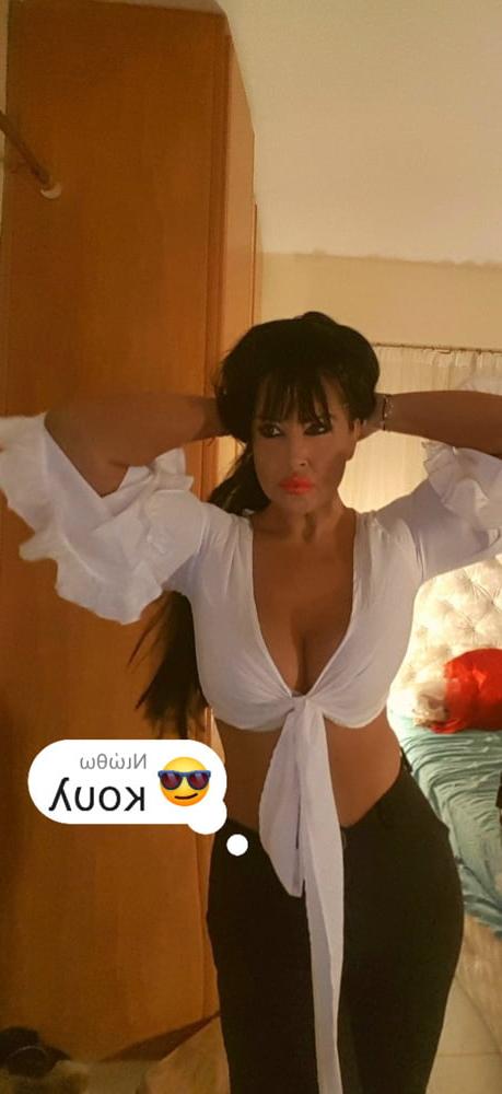 25P Greek Huge Tits Milf Vol 3