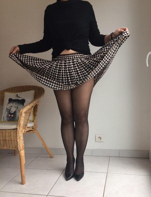 25P French milf qui vend ses fringues-5