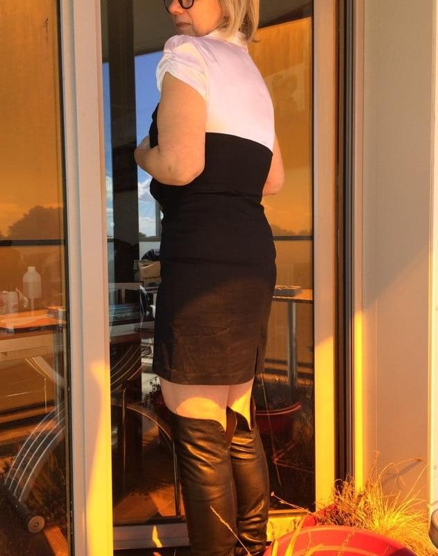 25P French milf qui vend ses fringues-5