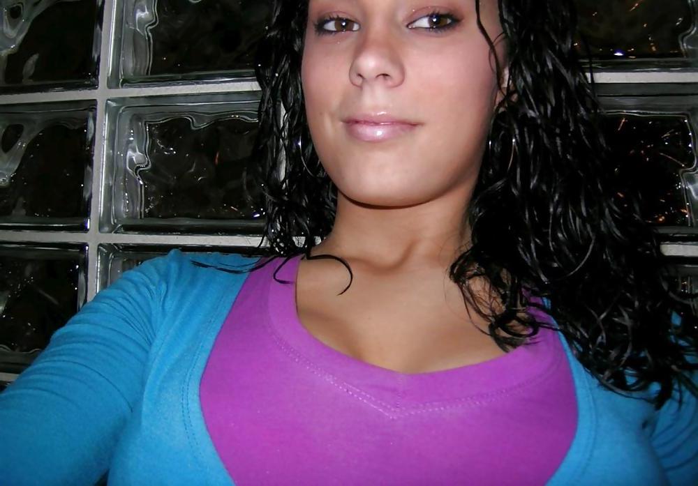 25P BUSTY AMATEUR TEEN