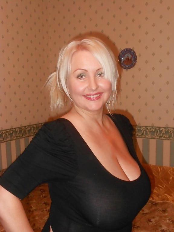 8P Russian Milf Sluts. Russische Milf Schlampen 32
