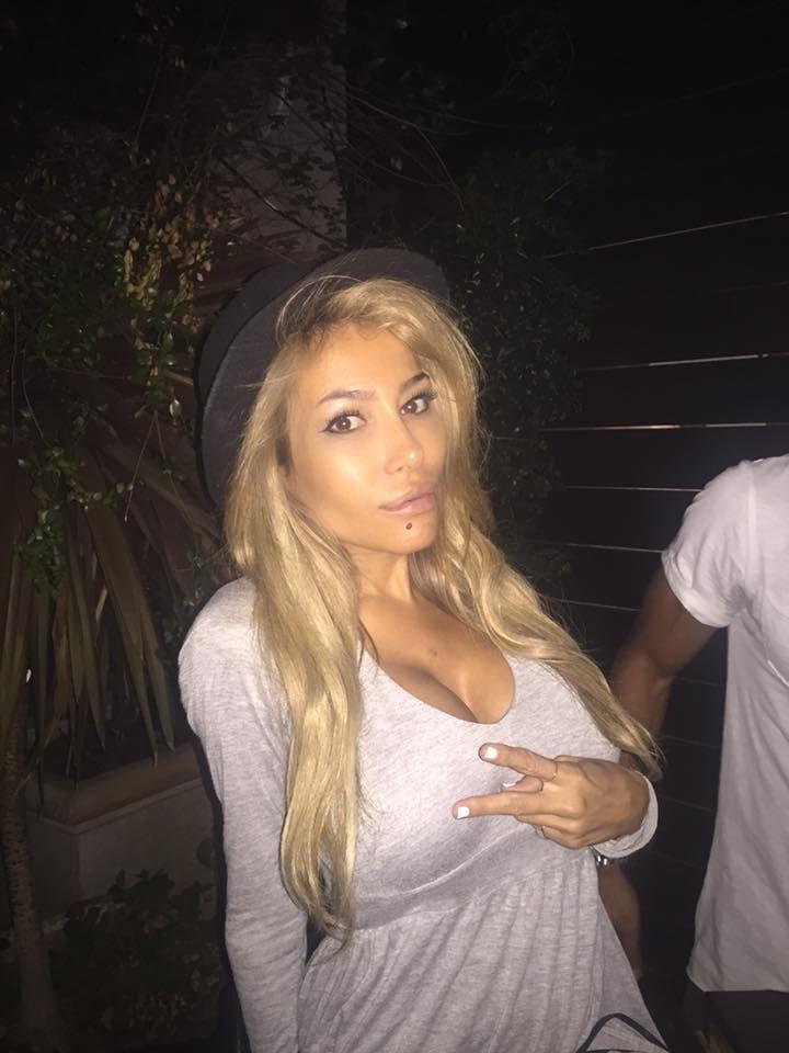 25P VERY Sexy MILF
