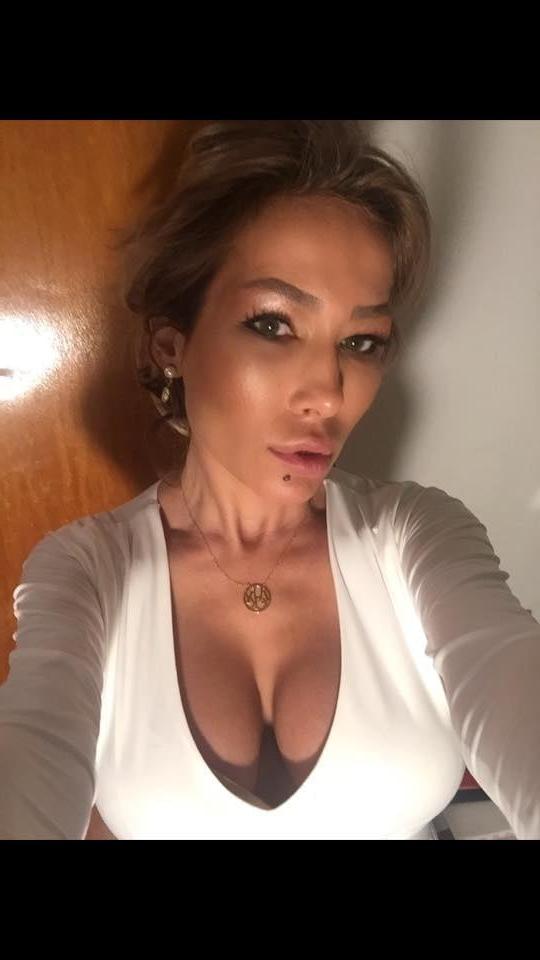 25P VERY Sexy MILF