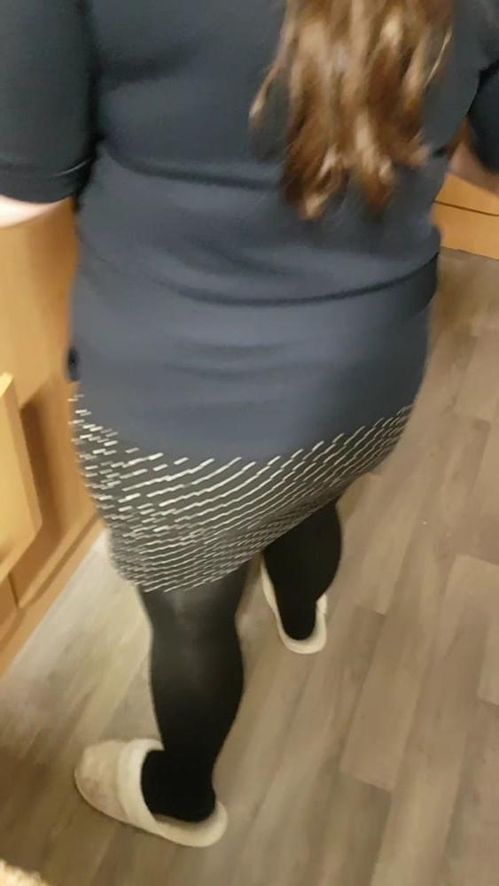 25P Sexy MILFs and GILFs wearing tights 10