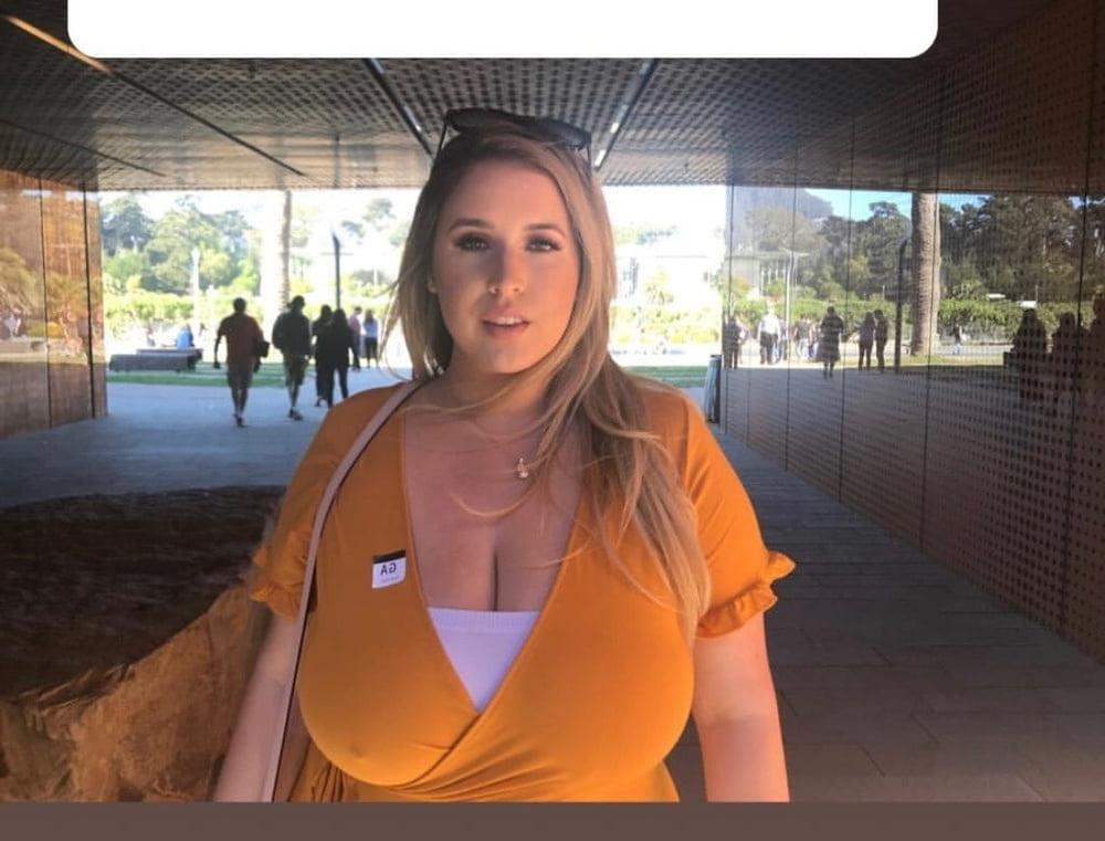 25P Beautiful and Busty MILFs 3