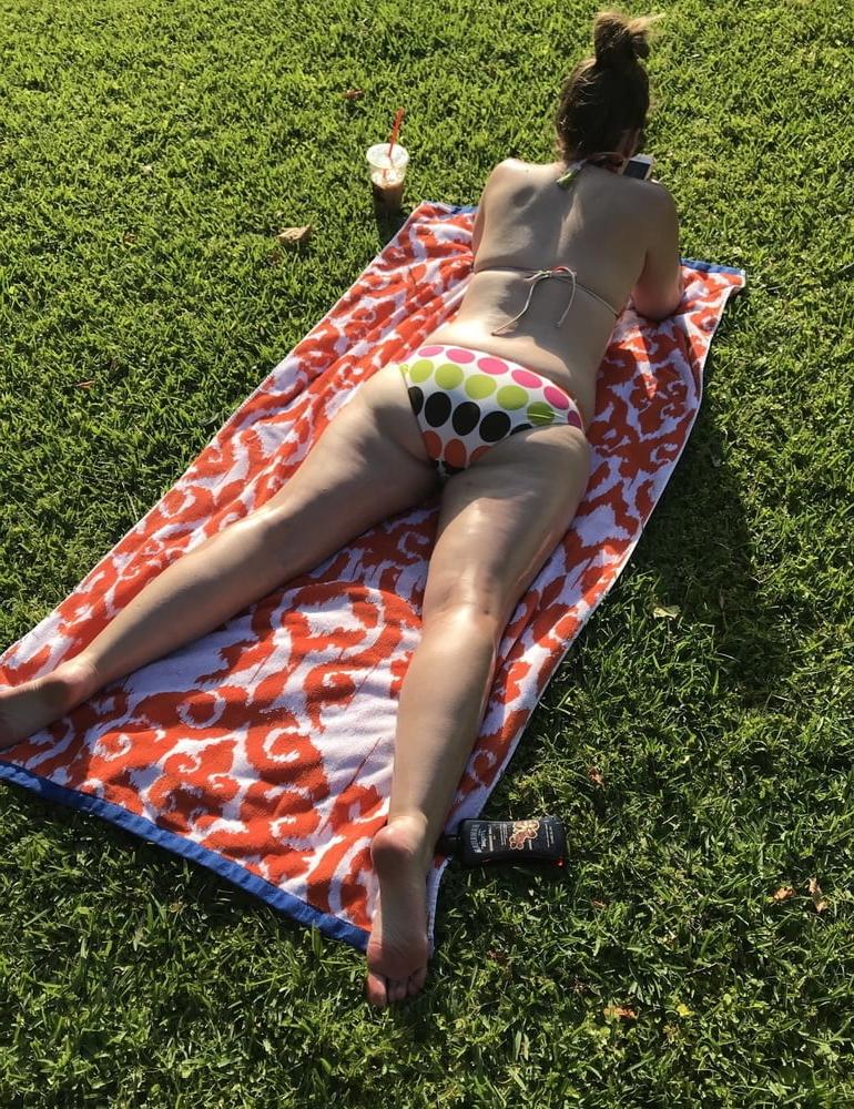25P Warm Up With These Bikini MILFS pt. 12