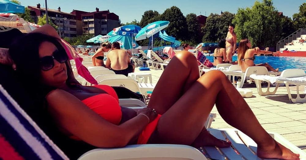 25P Warm Up With These Bikini MILFS pt. 12
