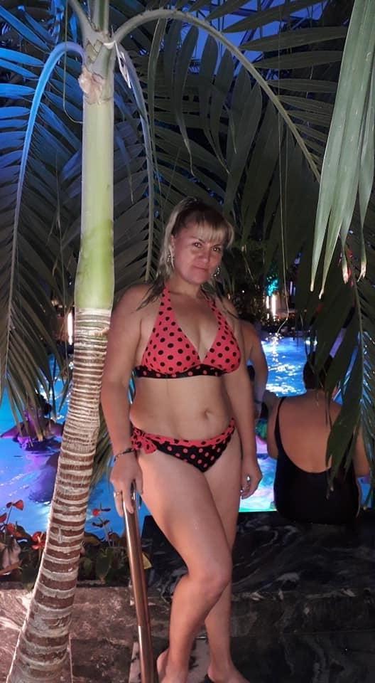 25P MILF Wives - Bikinis - 15
