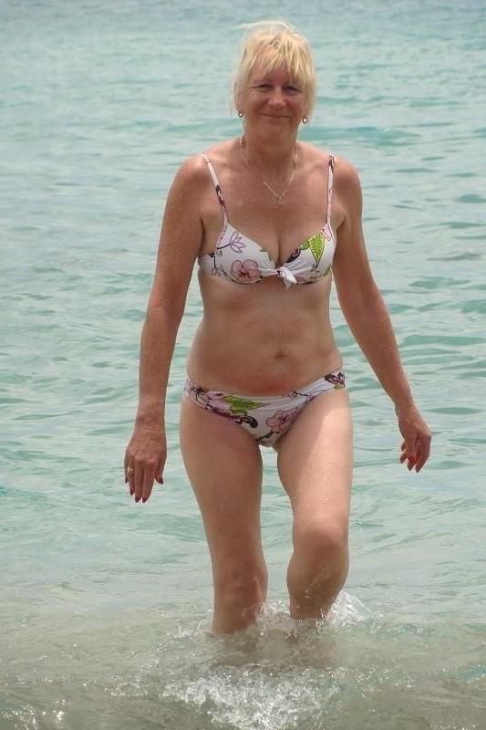 25P MILF Wives - Bikinis - 15