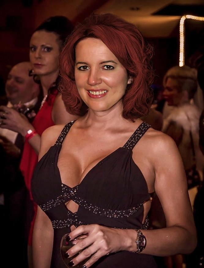25P MILF World 40