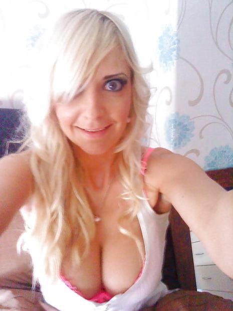 25P BRIT BIMBO MILF