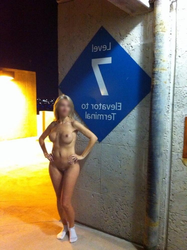 25P Beautiful milf