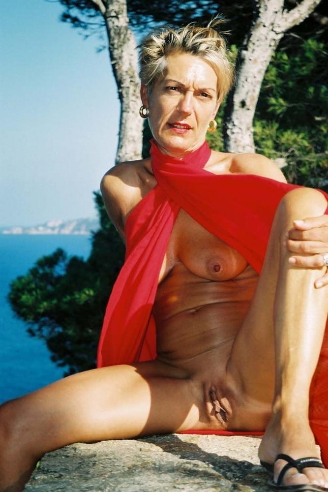 25P MILF 52