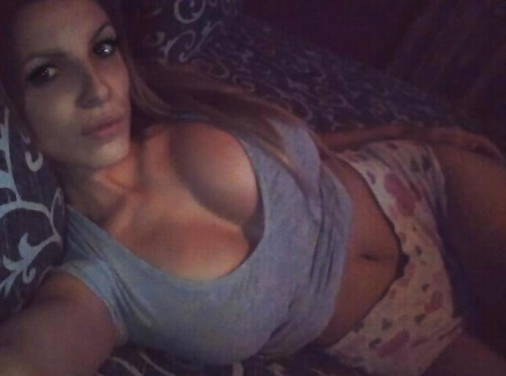 25P Serbian MILFs and Matures vol.130