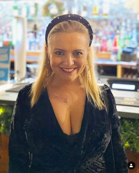 25P Beautiful and Busty MILFs 2