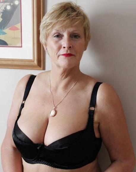 25P MILF's GILF's Matures