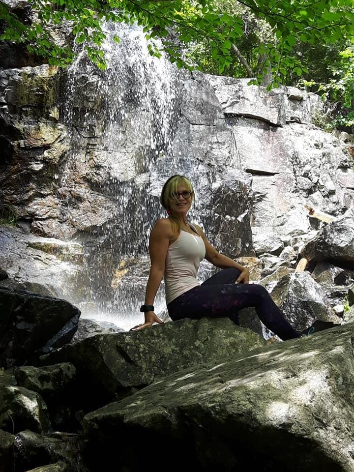10P 51 years old fit milf Chantal