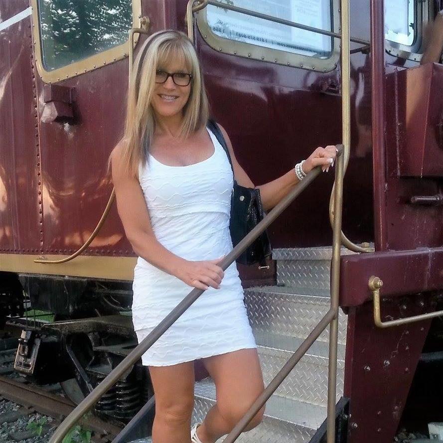 10P 51 years old fit milf Chantal