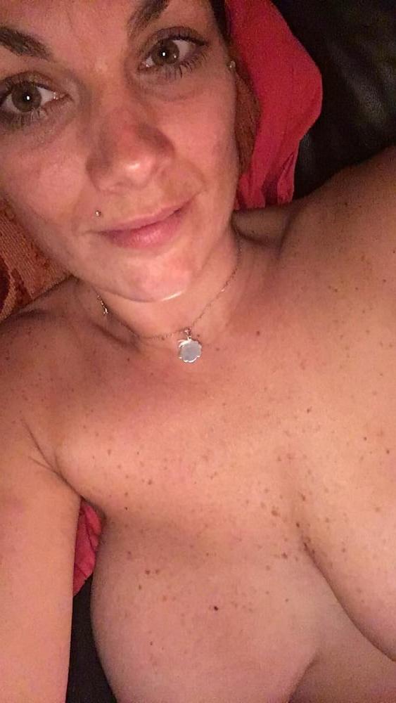 25P MILF-SCHLAMPE REIF 2 (Exposed French)