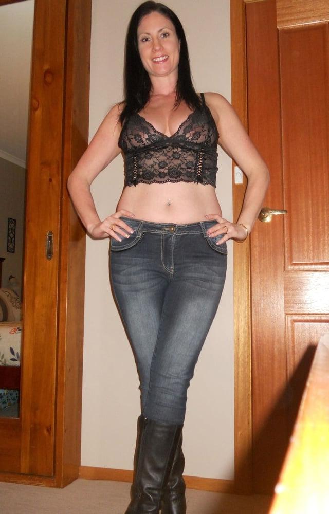 25P 124 awsome milf!