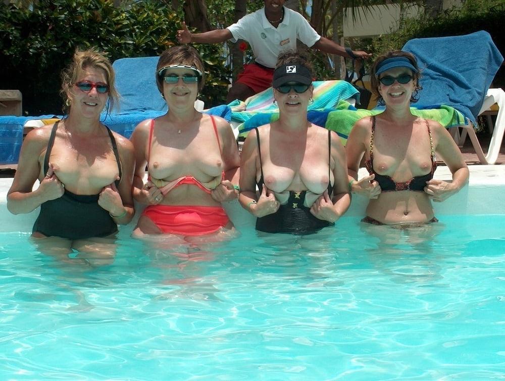 25P Amateur MiILF A Mix of MILFs 2 Great Smiles