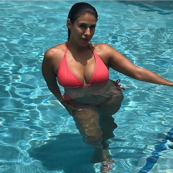 25P Warm Up With These Bikini Milfs Pt. 11