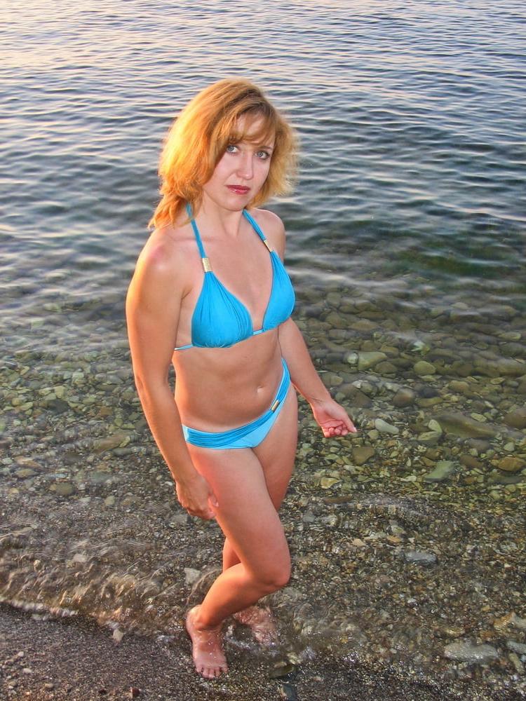 25P Warm Up With These Bikini Milfs Pt. 11