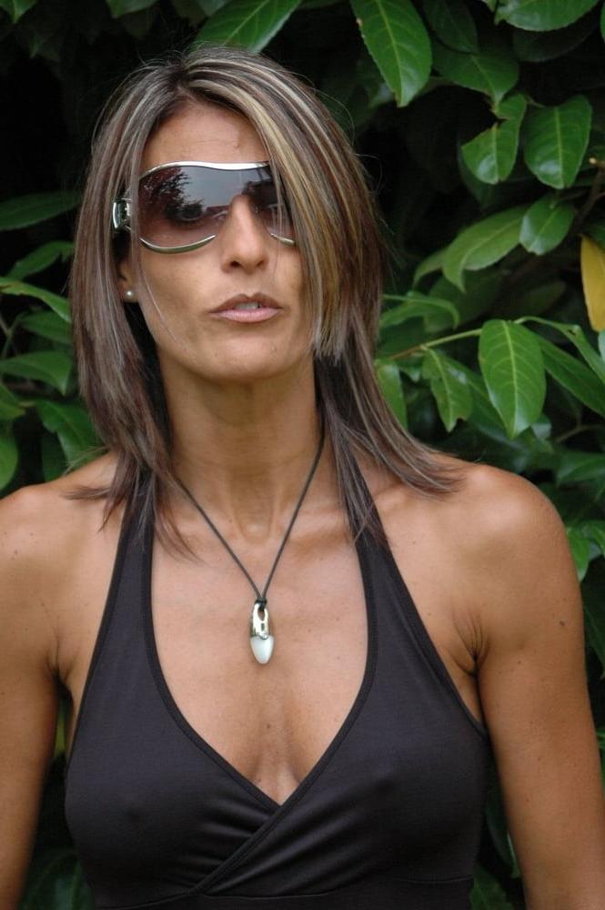 25P brune milf wonderfull  exposed