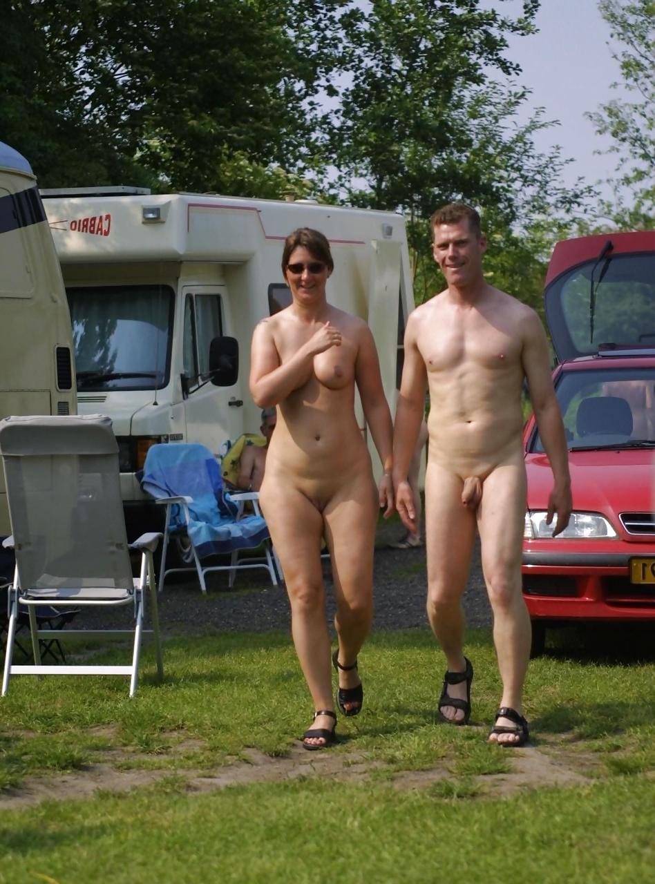 20P Naked couple 47.