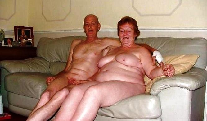 20P Naked couple 47.