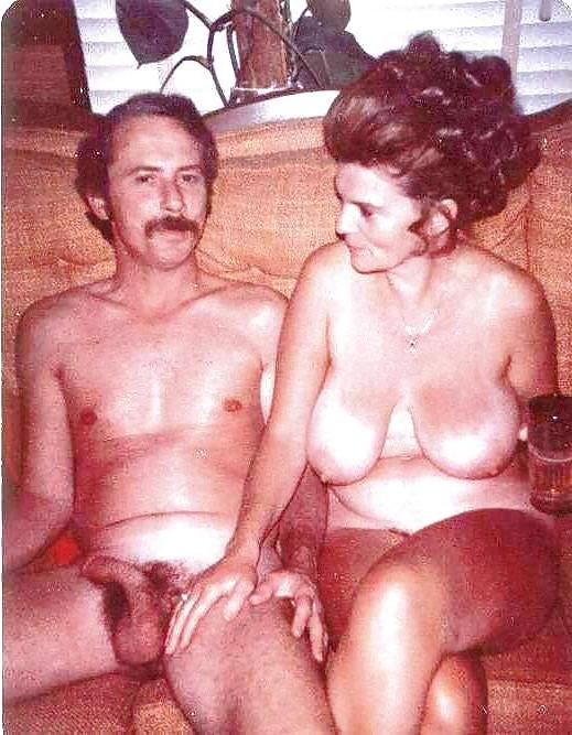20P Naked couple 47.
