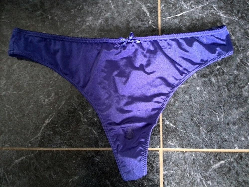 18P My neighbor MILF's Panties