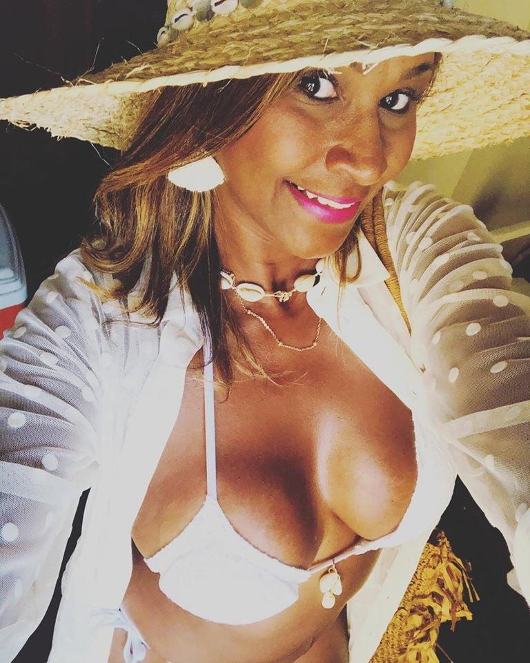 11P Pretty Black Milf 48yo