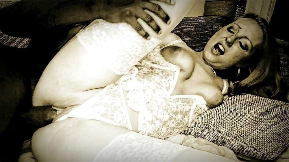 23P Hot Milf 16