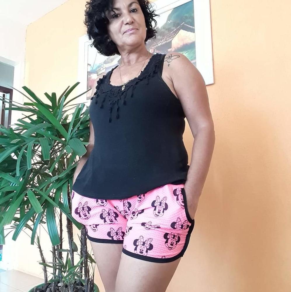 25P Facebook milf