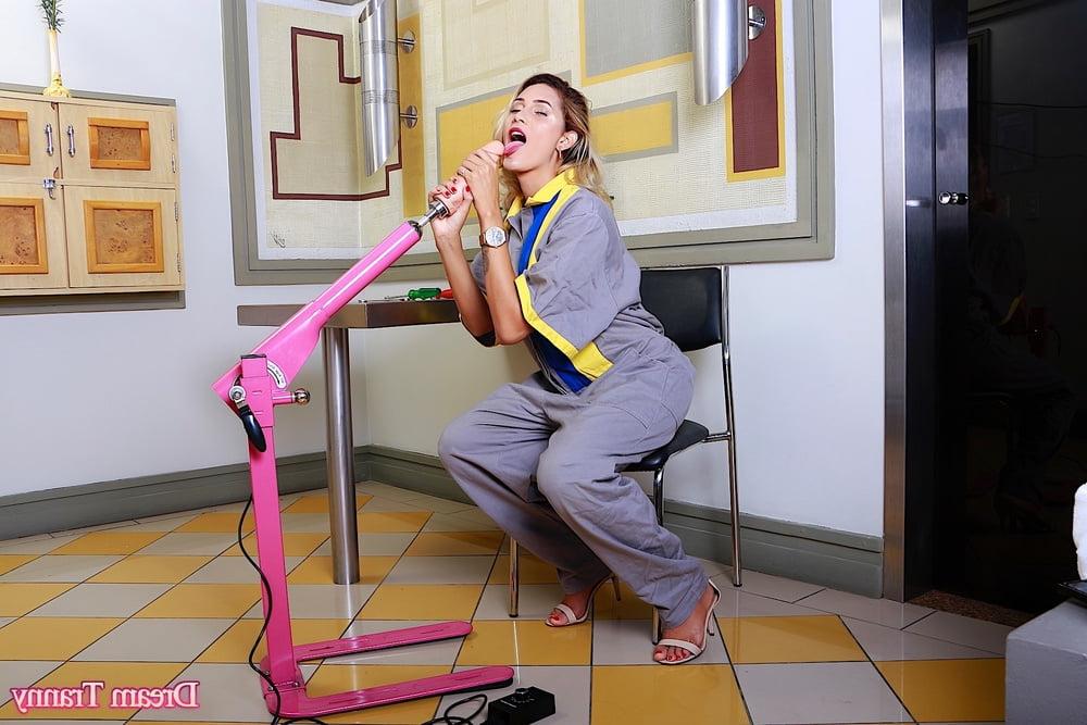 14P Horny shemale Bella Atrix gets fucked by a fucking machine