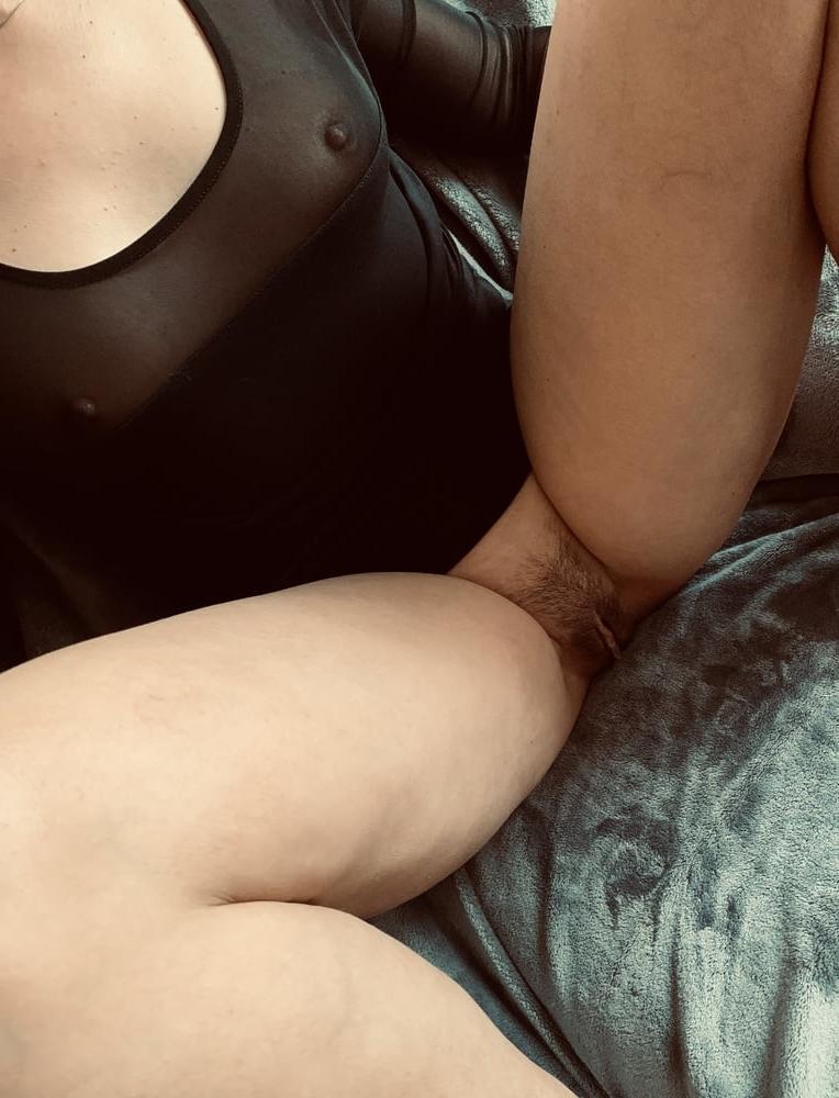 17P Hot milf