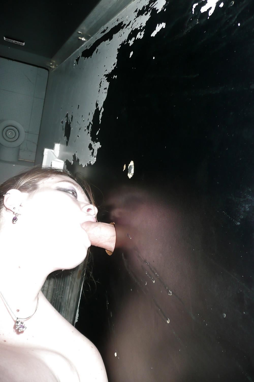 20P GloryHole Wife