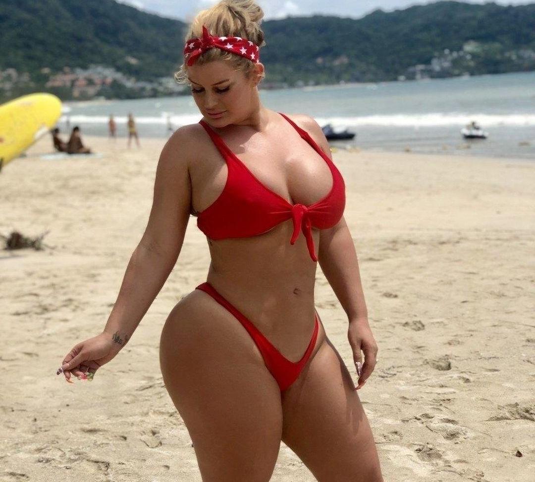 25P Julie Cash nude