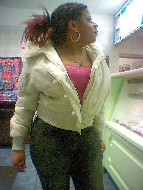 9P Cracking ebony teen