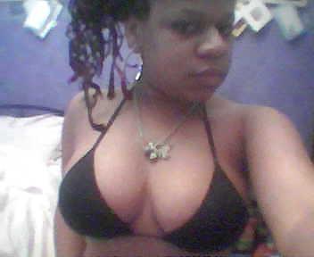 9P Cracking ebony teen