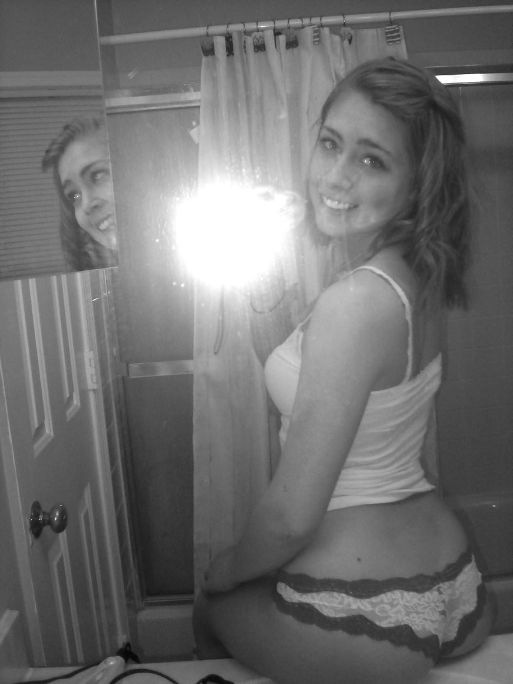 25P Amateur teen selfshot