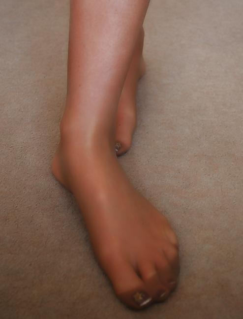 25P A friend modelling pantyhose, tights for me  4