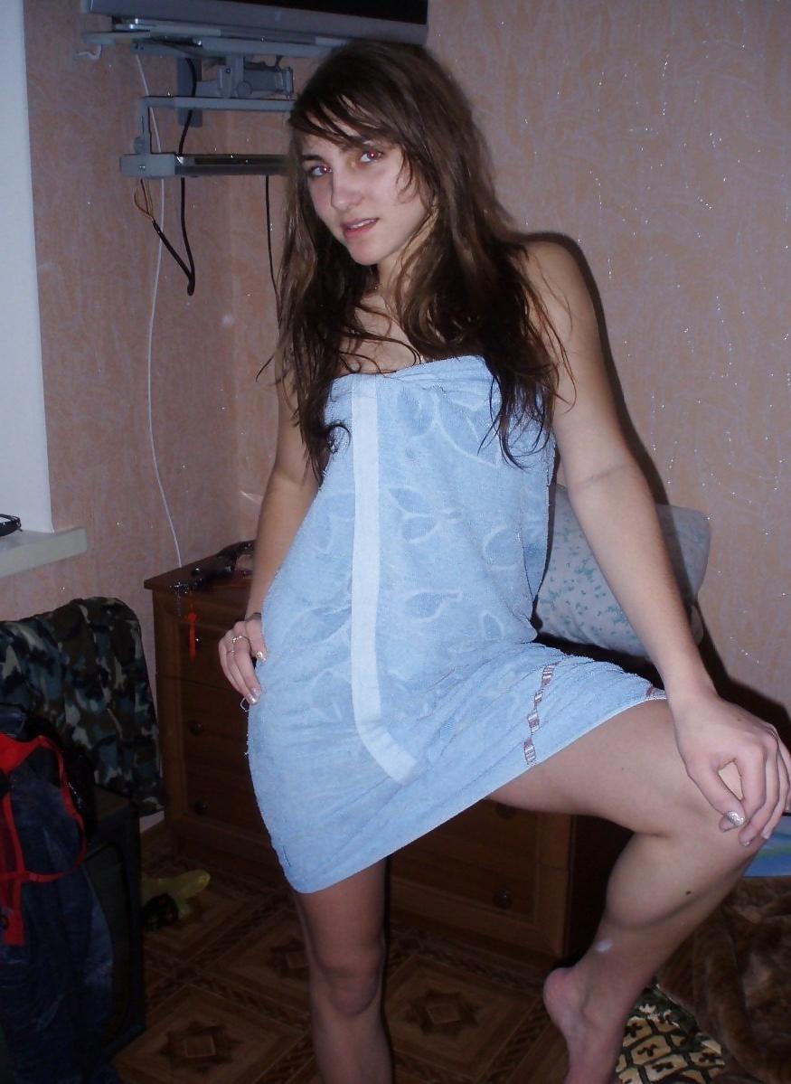10P Amateur Teen Brunette taking a Bath