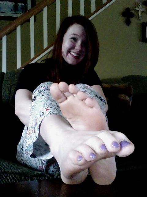 25P Awesome Amateur Teen Feet Part XXV