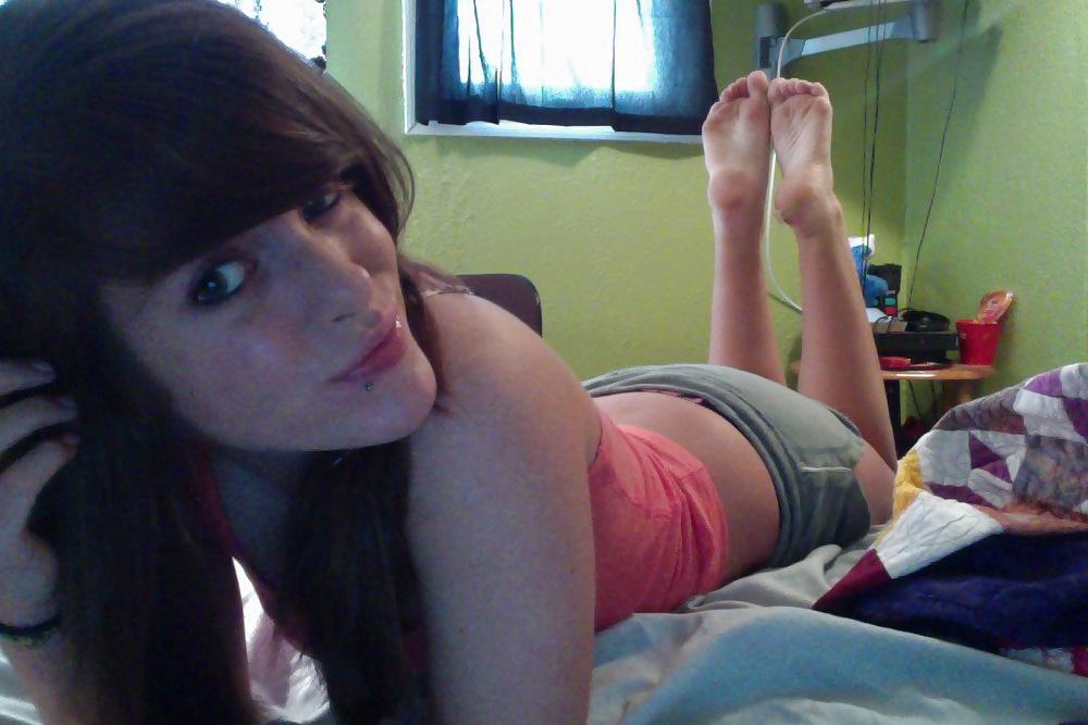 25P Awesome Amateur Teen Feet Part XXV