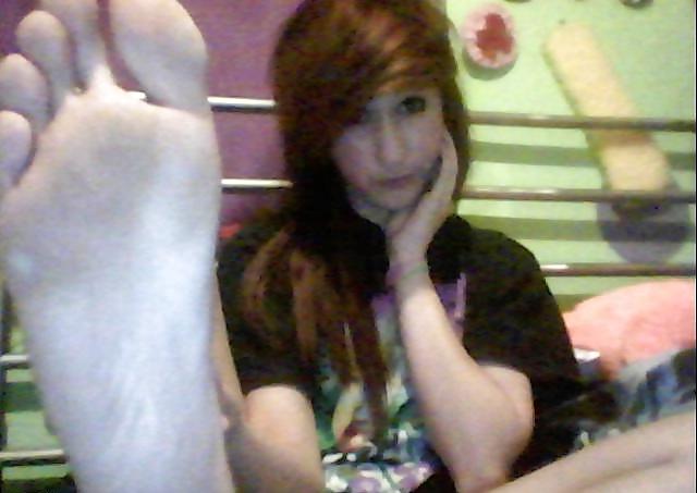 25P Awesome Amateur Teen Feet Part XIV