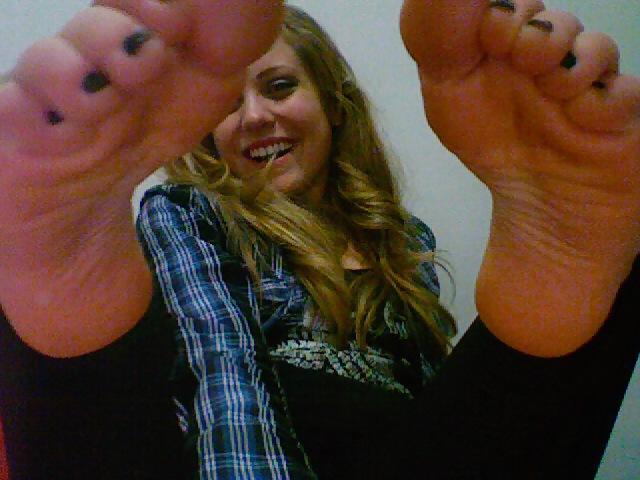 25P Awesome Amateur Teen Feet Part XIV